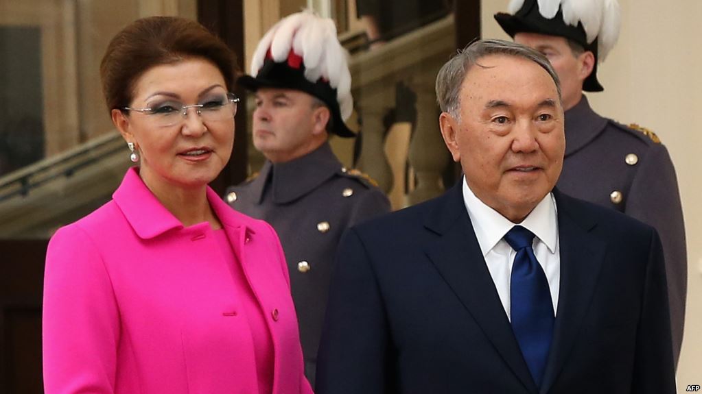 Нурсултан Назарбаев со своей дочерью Даригой Назарбаевой