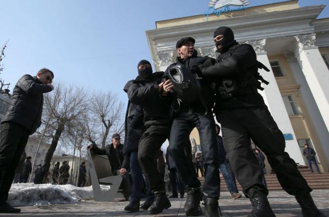 В день съезда правящей партии Казахстана произошли задержания десятков людей