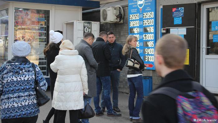 Экономика Казахстана: тенге падает, цены растут