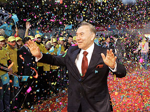 Назарбаеву предложили присвоить звание Народного Героя