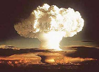 Казахстан должен вернуть себе Ядерное Оружие для защиты от возможной агрессии!